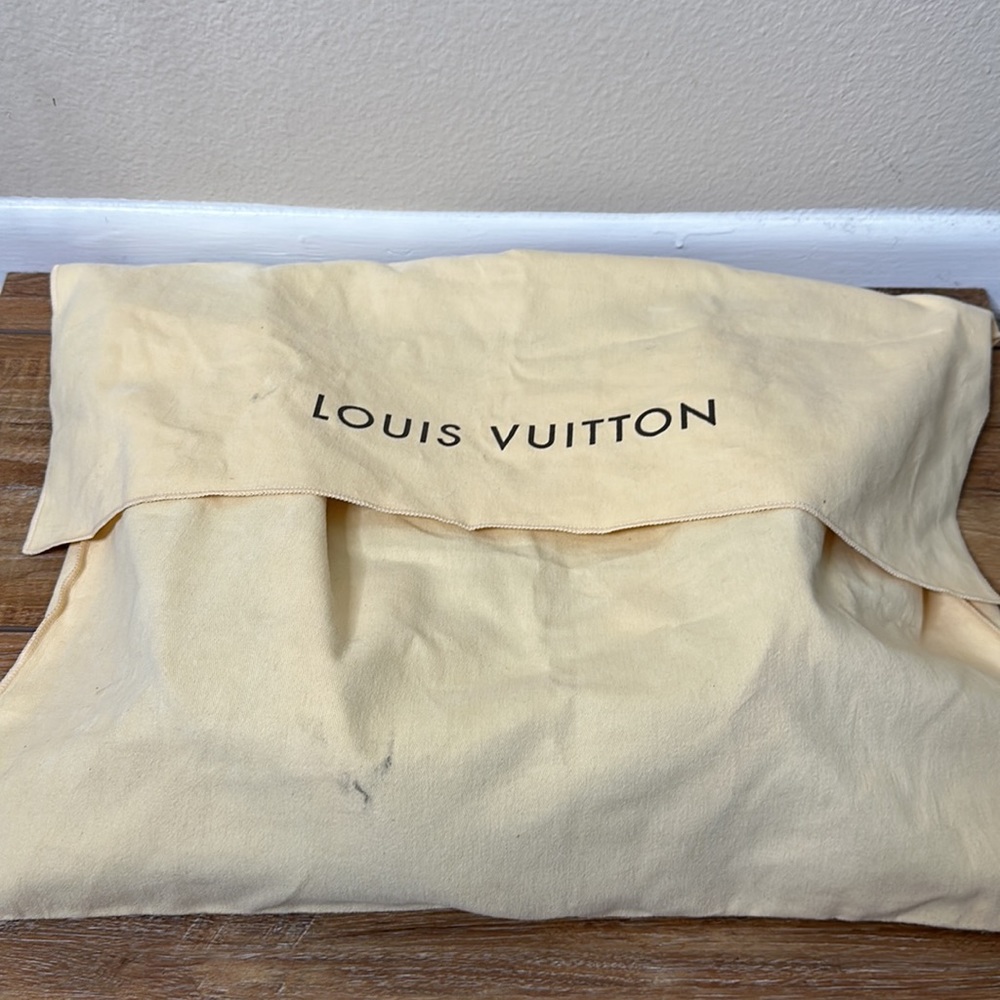 Louis Vuitton Monogram Hudson GM Bag‎ - Picture 15 of 15